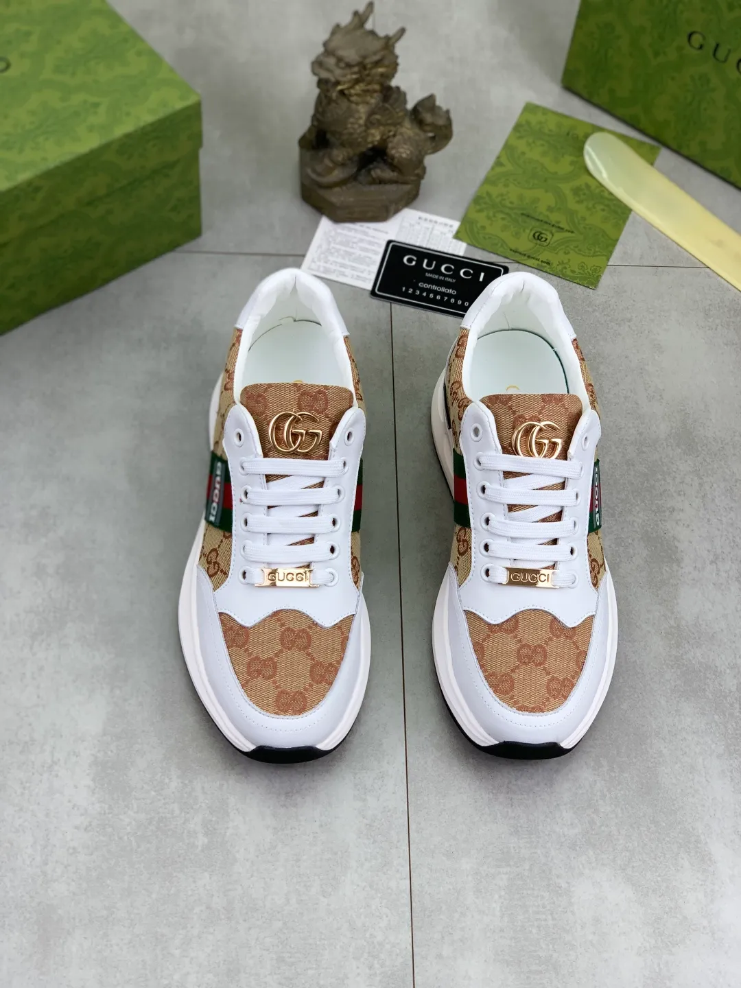 Men's shoes 💰P420💰[New model] (GUCCI) official website's latest 🎁🎁casual and fashionable men's shoes👟, hot style 💥 simple and elegant style, exclusive for trendy men. Unique official website latest brand double G element 👑Gucci original style Decoration, fashionable and generous, made of original frosted calfskin ✅ fully imported first-layer pigskin lining, the official website specifies wear-resistant, lightweight original rubber casual outsole, classic model taken in real life 🎬38-44 (customized for 45) 2️⃣ colors available